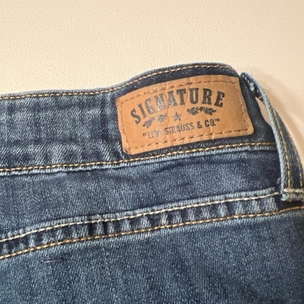 Levi Signature Womens‎ Jeans Size 18 Mid Rise Slim Cuffed Denim 34x26 🔥 (Q) - Picture 11 of 11